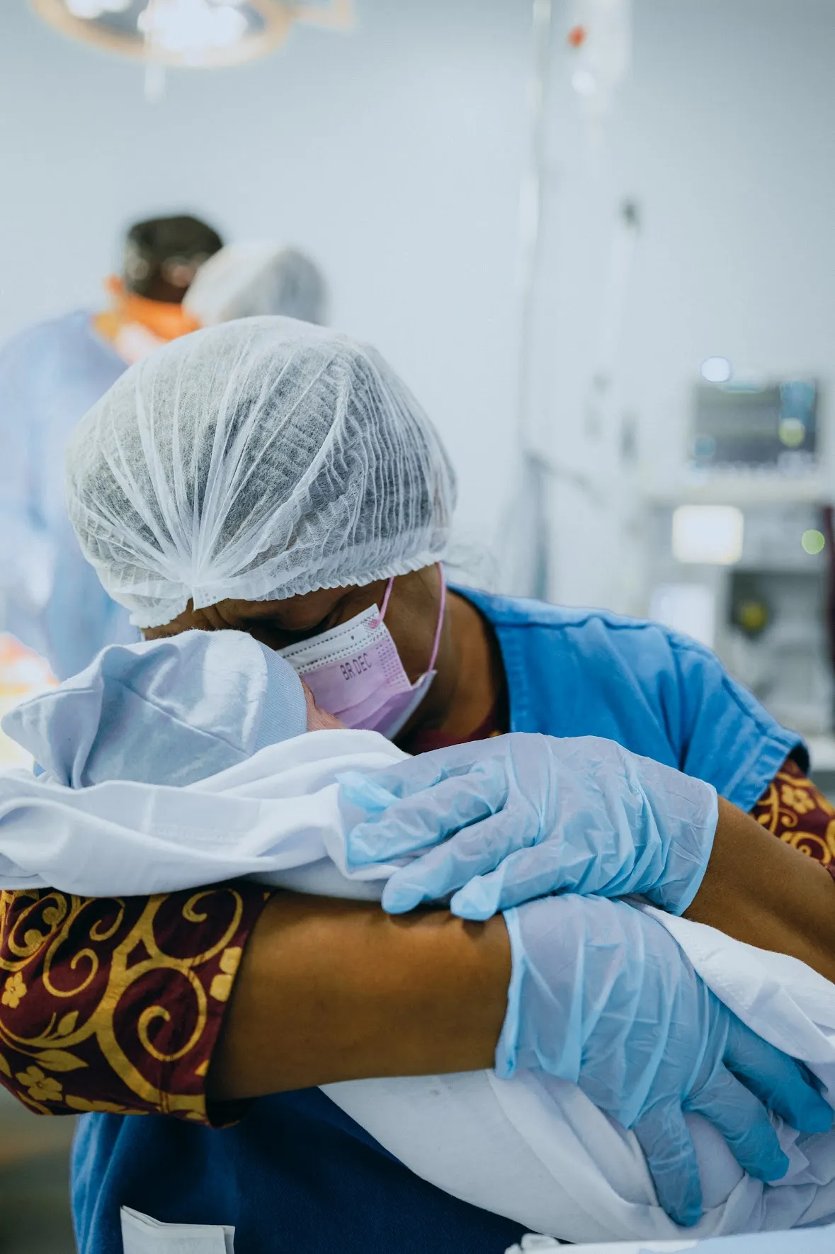 Exposição “Mesmo que breve” aborda luto gestacional e neonatal