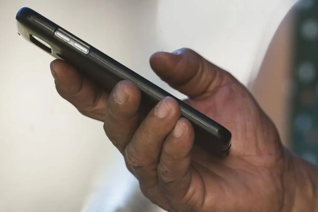 Uso da internet chega a 92,5% em Roraima e posse de celular alcança 87%