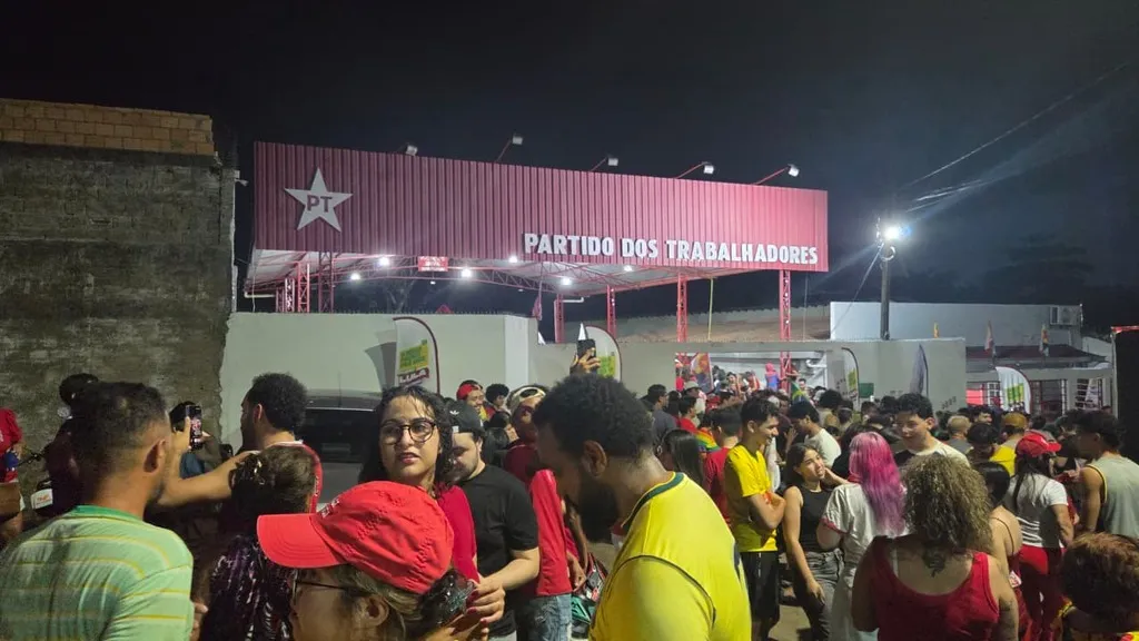 Lula é reeleito presidente em disputa acirrada no segundo turno